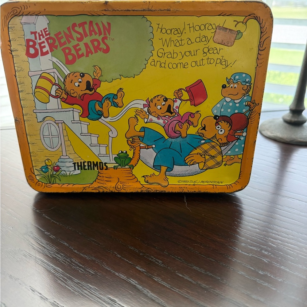 Yellow Lunchbox - Picture 2 of 4